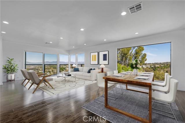 Woodland Hills, CA 91364,5160 Medina RD