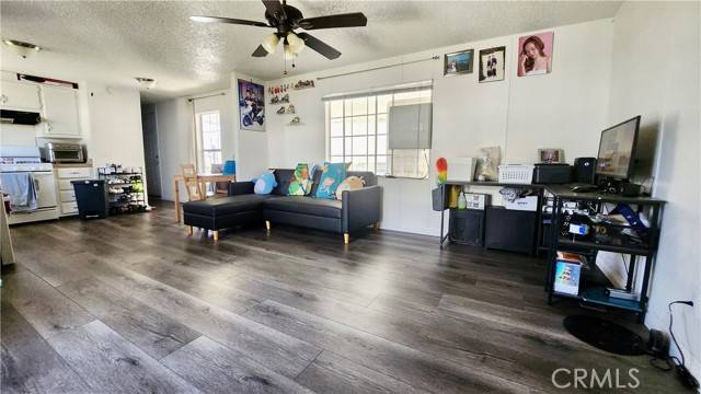 Hemet, CA 92545,1150 N Kirby ST 85