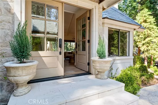 Lake Arrowhead, CA 92352,466 Sky View Ridge DR