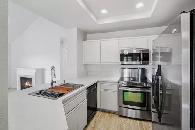 27 Baycrest CT, Newport Beach, CA 92660