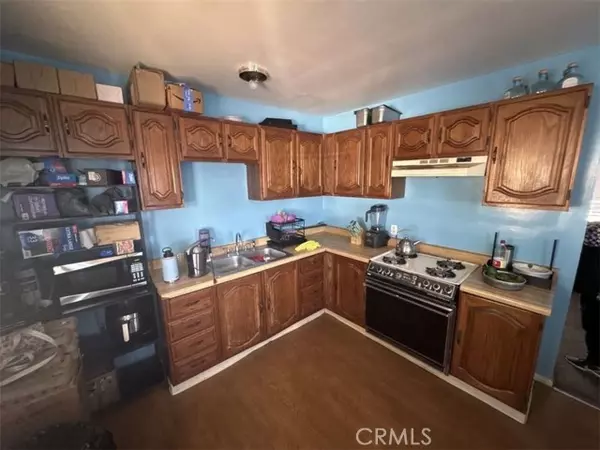 San Fernando, CA 91340,14317 Fox ST