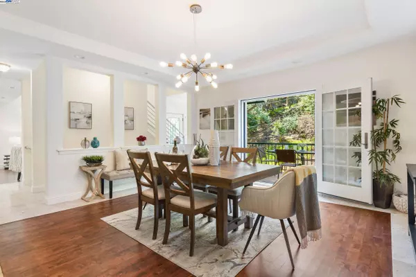 Oakland, CA 94611,6440 Longcroft Dr