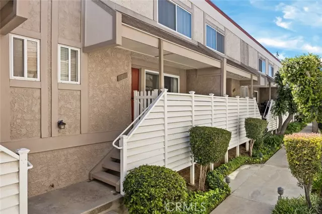 18333 Hatteras ST 26, Tarzana, CA 91356