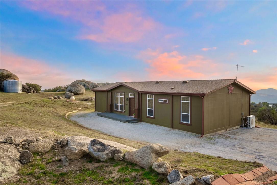 33327 Oak DR, Hemet, CA 92544