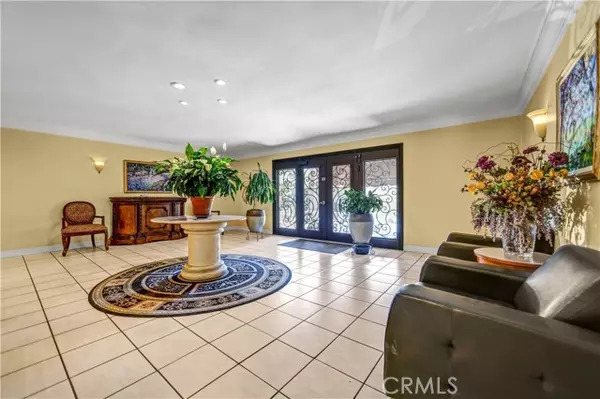 Toluca Lake, CA 91602,10707 Camarillo ST 116