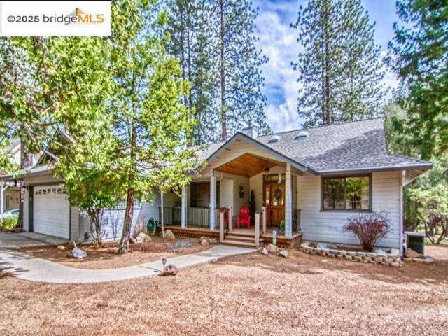 20838 Knollcrest Ct., Groveland, CA 95321