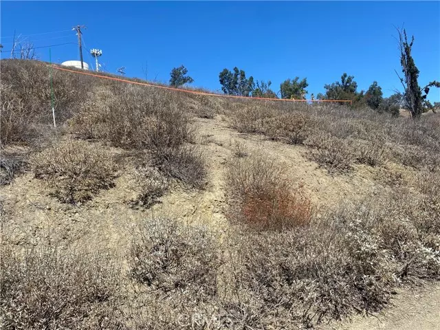 34 Barkschat Dr, Lake Elsinore, CA 92530