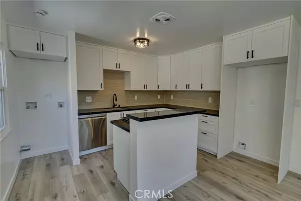 Huntington Beach, CA 92646,18862 Carolyn LN