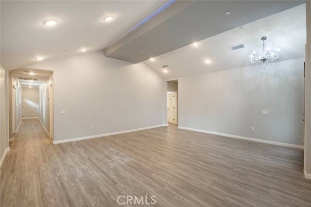Burbank, CA 91501,1055 E Elmwood AVE