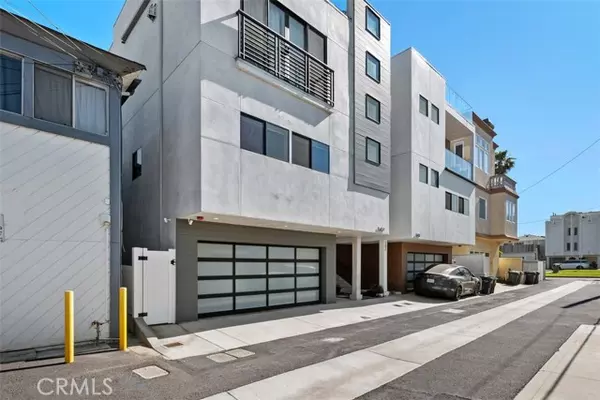 Sunset Beach, CA 90742,16459 24th ST