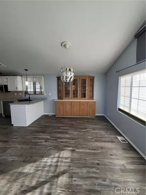 South Gate, CA 90280,10001 W Frontage RD 117