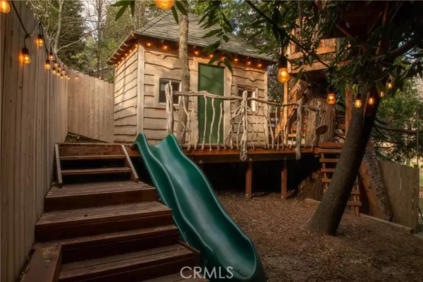 Crestline, CA 92325,23696 Manzanita DR