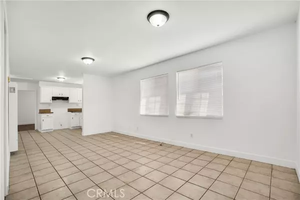 Compton, CA 90220,125 W Tichenor ST