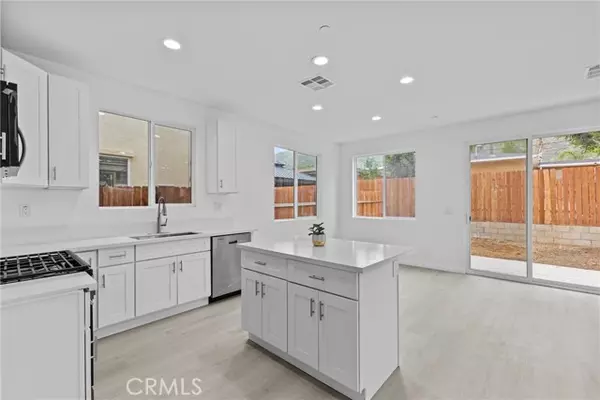 Lake Elsinore, CA 92530,749 Lake ST