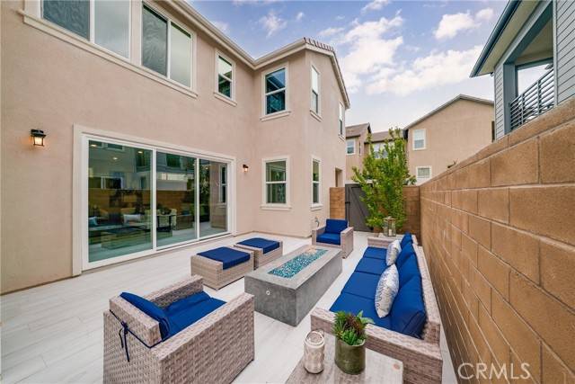 Irvine, CA 92618,130 Chorus