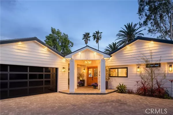 Tarzana, CA 91356,18319 Karen DR