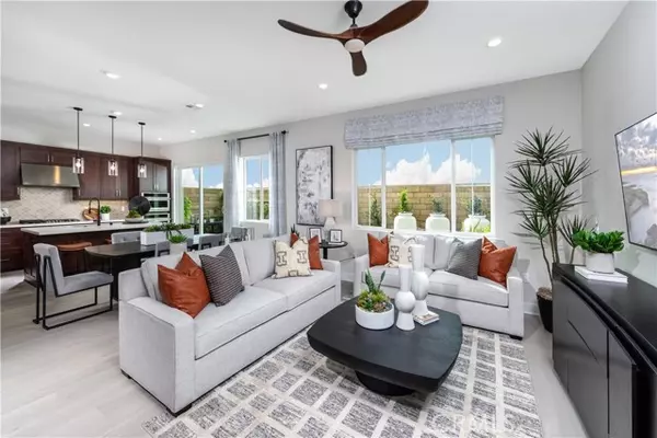 Irvine, CA 92618,208 Lily LOOP