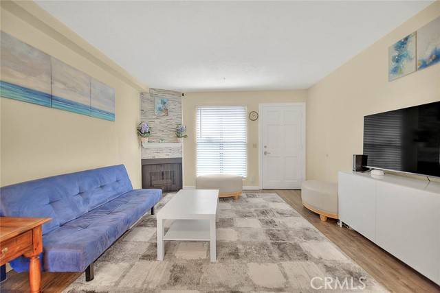 Santa Ana, CA 92703,4018 W 5th ST J