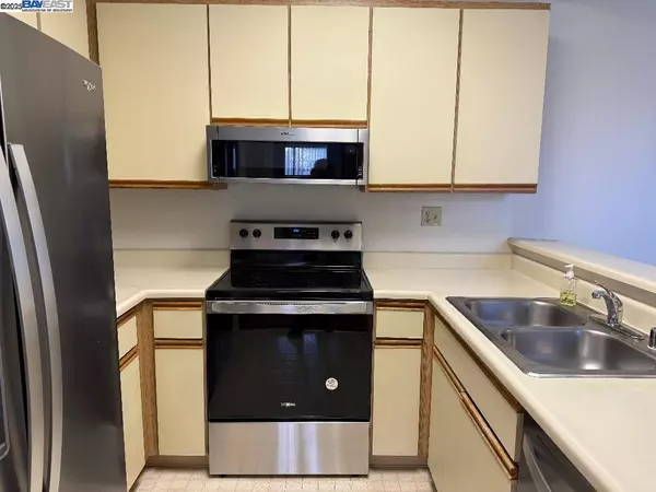 Hayward, CA 94545,25850 Kay Ave 328