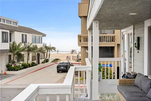 Newport Beach, CA 92663,4404 Seashore DR