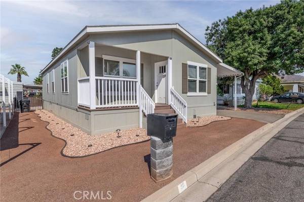 98 Sir Galahad Dr, Riverside, CA 92507