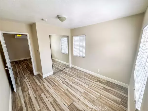 Compton, CA 90220,806 W Spruce ST