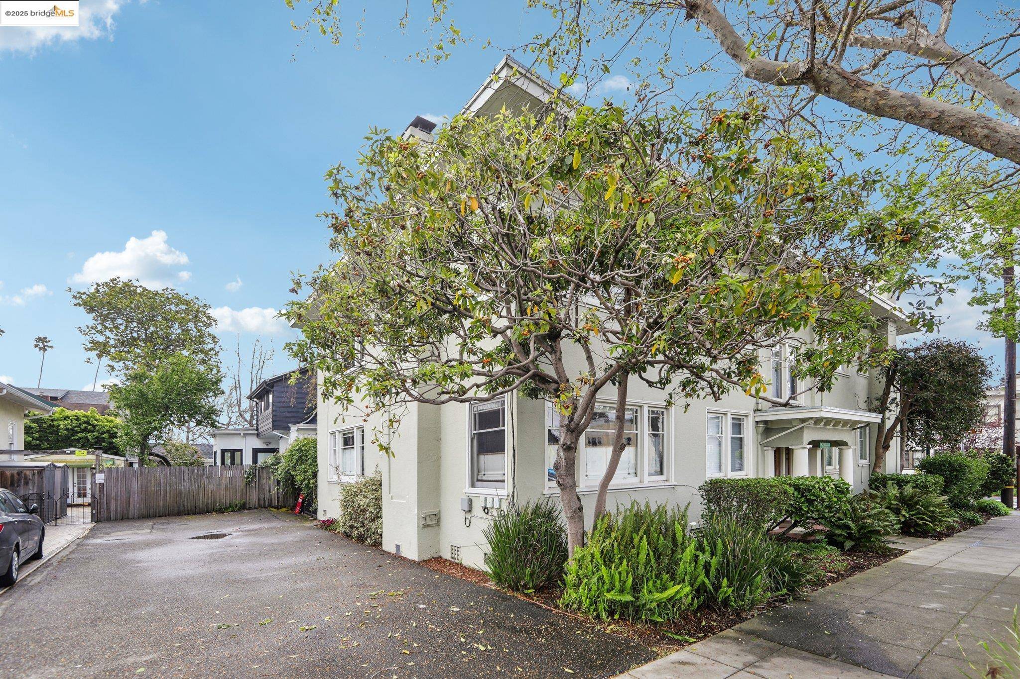 Berkeley, CA 94705,2600 Ashby Ave 3