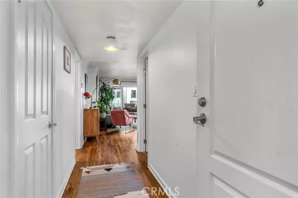 Sherman Oaks, CA 91423,5009 Woodman AVE 114