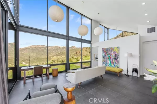 CA 90265,10120 Yerba Buena RD