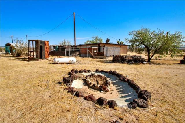 Joshua Tree, CA 92252,62105 Moon DR