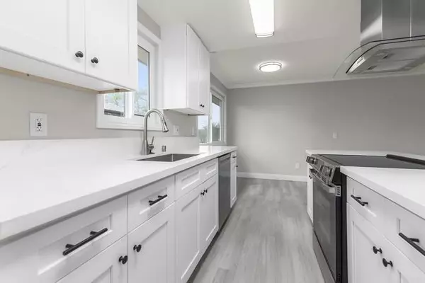 Santee, CA 92071,9857 MISSION GORGE RD 4