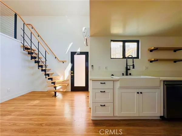 1105 B Stanford AVE, Redondo Beach, CA 90278