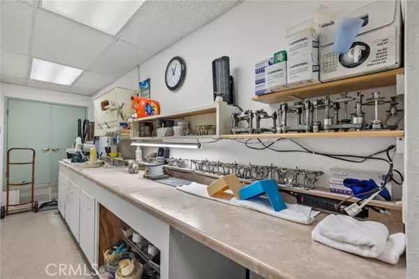 Anaheim, CA 92805,713 S Anaheim BLD