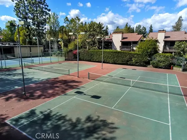 Woodland Hills, CA 91367,5711 Owensmouth AVE 125