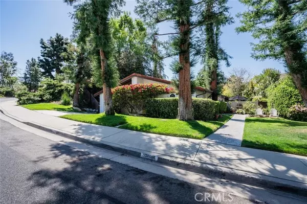 Calabasas, CA 91302,4359 Park Corona