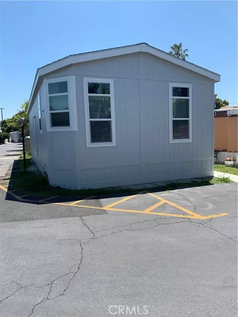 2767 W 1st ST 14, Santa Ana, CA 92703