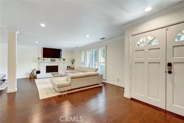 Woodland Hills, CA 91364,22605 Mulholland DR