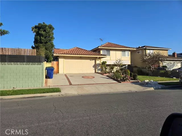 23755 Livewood LN, Harbor City, CA 90710
