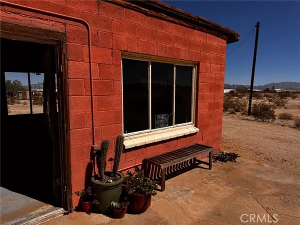 Twentynine Palms, CA 92277,6615 Thunder RD