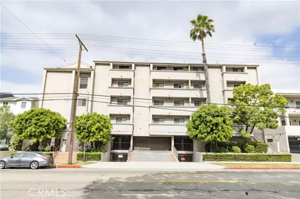 4651 Cahuenga BLD, Toluca Lake, CA 91602