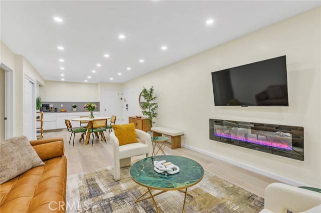 6199 Canterbury DR 101, Culver City, CA 90230