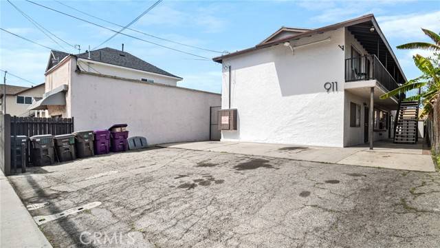 Long Beach, CA 90813,911 E 10th ST