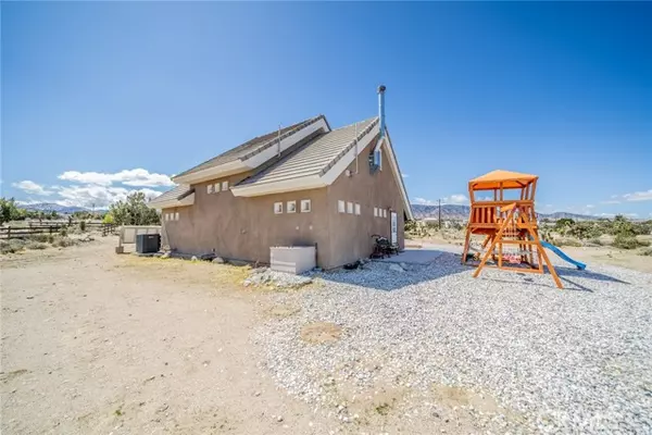 Pinon Hills, CA 92372,10022 Silver Rock RD