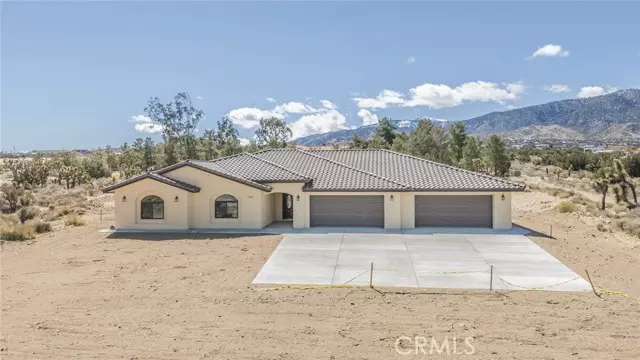 1483 Smoke Tree RD, Pinon Hills, CA 92372