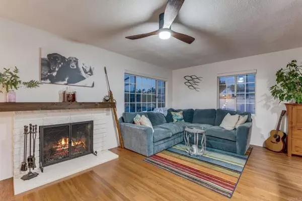 Carlsbad, CA 92008,251 Redwood AVE