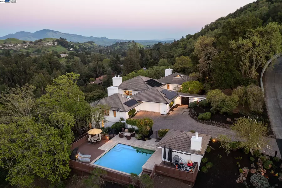11 Leslyn LN, Lafayette, CA 94549