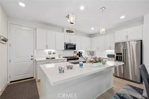 Valencia, CA 91381,27632 Ensemble PL