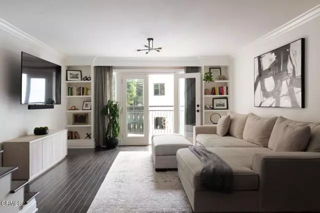 Los Angeles, CA 90068,3401 Barham Blvd BLD 2