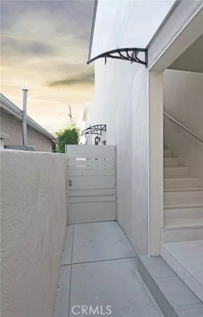 Sherman Oaks, CA 91401,5224 Lennox AVE 1/2
