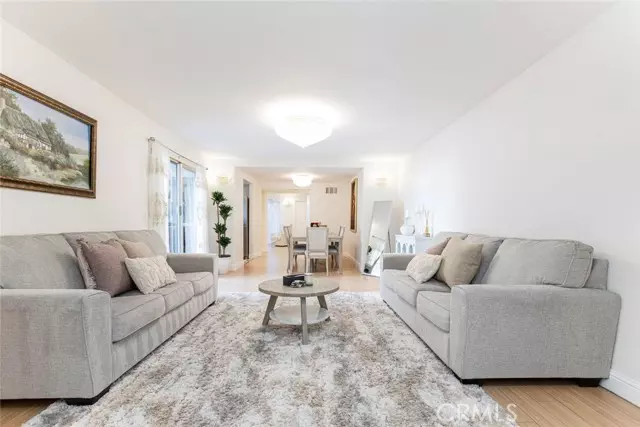 605 N Louise ST 204, Glendale, CA 91206